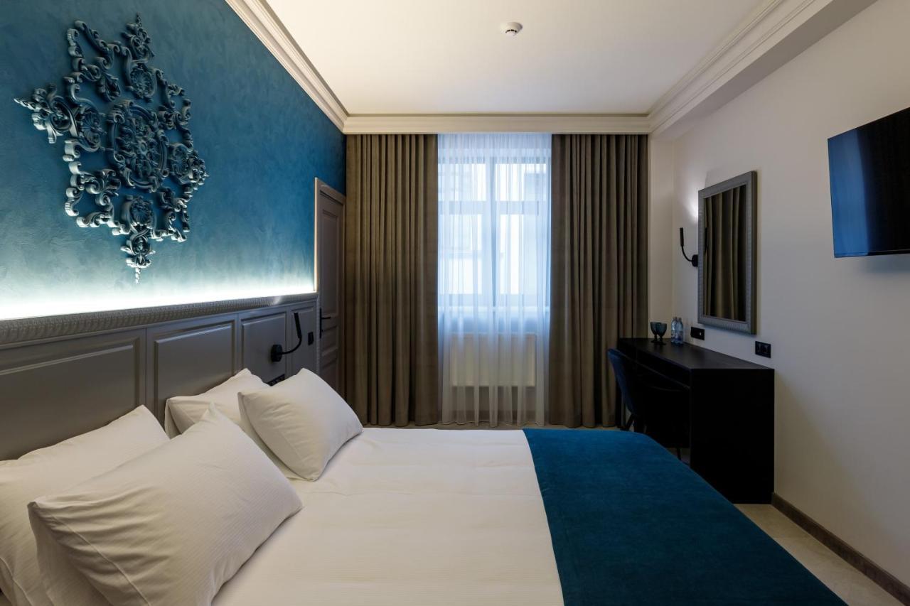Richmond Hotel 4*